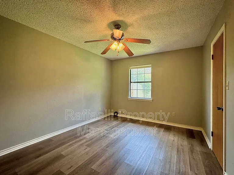 315 Brookwood Dr — Photo 9