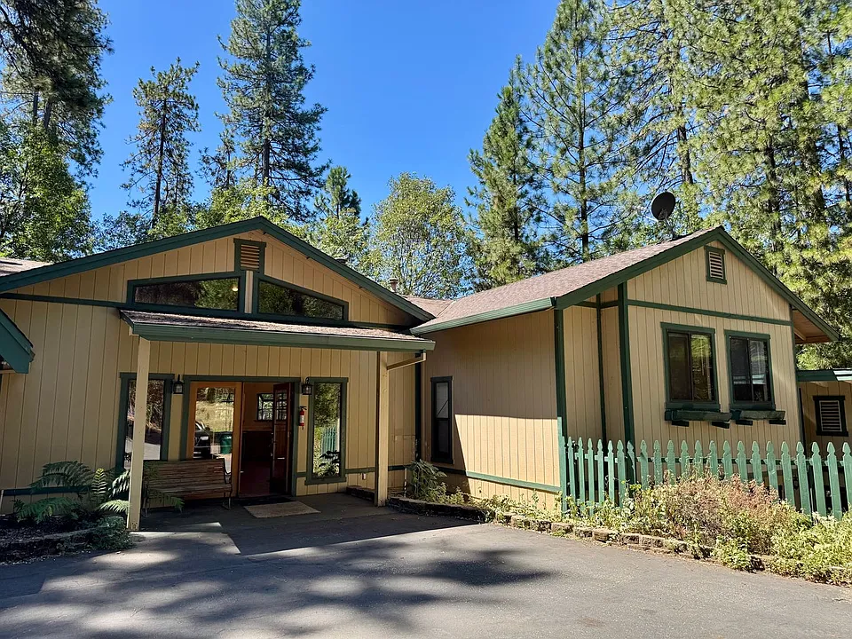 20183 Casa Loma Dr