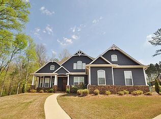 2256 Lake Circle Dr, Tupelo, MS 38801