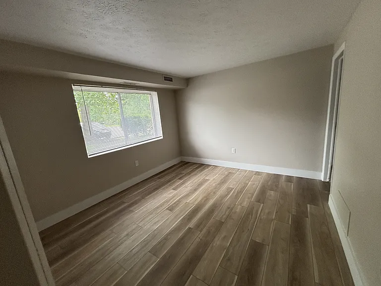 Hummingbird Pointe & The Gardens — Photo 32