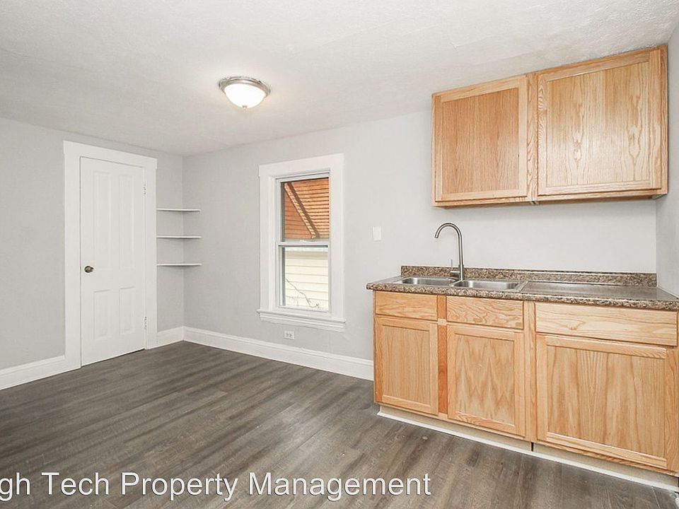 1st image of 2918 Roanoke Ave #2918
