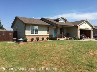 112 S Berkshire Ave, Bentley, KS, 67016