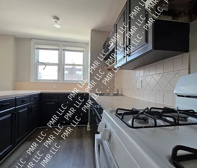4344 Vista St #1 — Photo 13