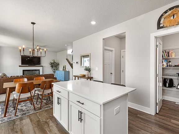 5th image of 603 NE Oak Ridge Dr