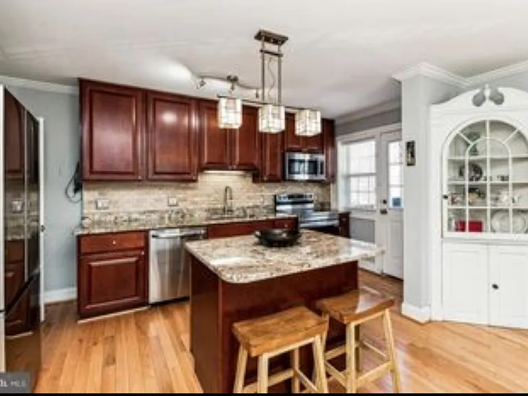 148 Regester Ave — Photo 4