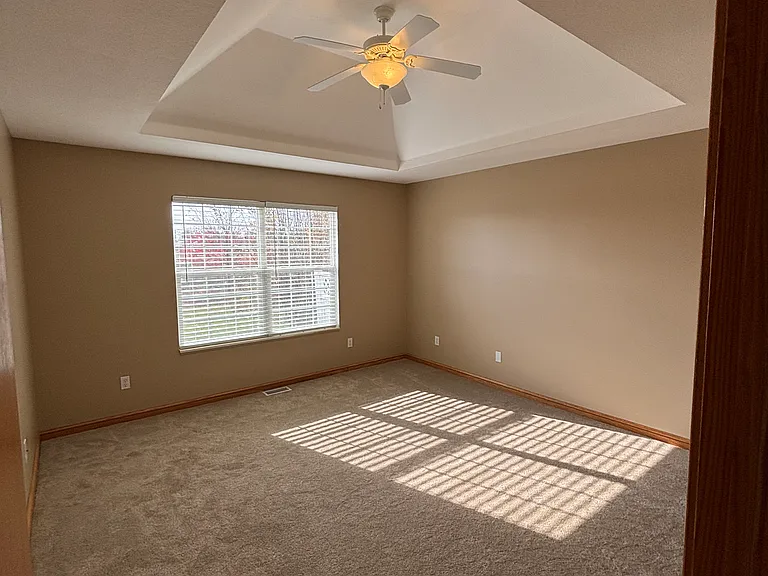 E Greenwood Dr — Photo 17