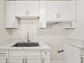 9302 Avalon Blvd, Los Angeles, CA