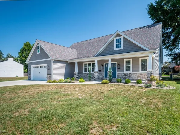 1004 Florence St, Belpre, OH 45714