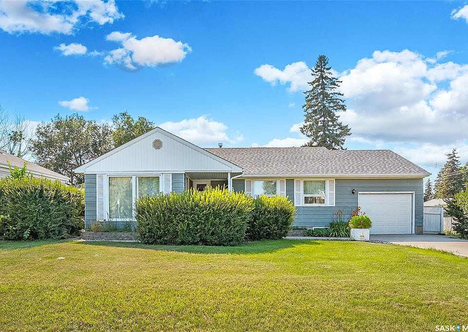 1st image of 610 Acadia DRIVE