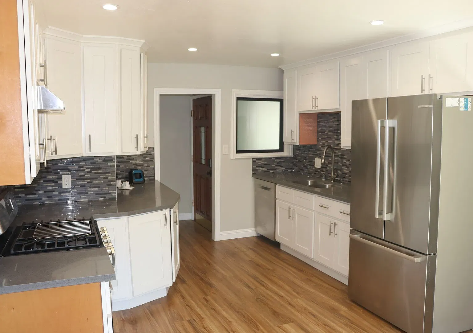 Large 3bed/3Bath Ranch Style Home — Photo 2
