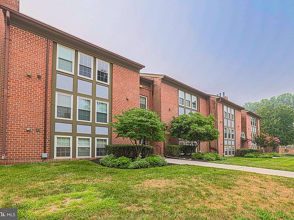 2nd image of 7 Pipe Hill Ct #B-7b