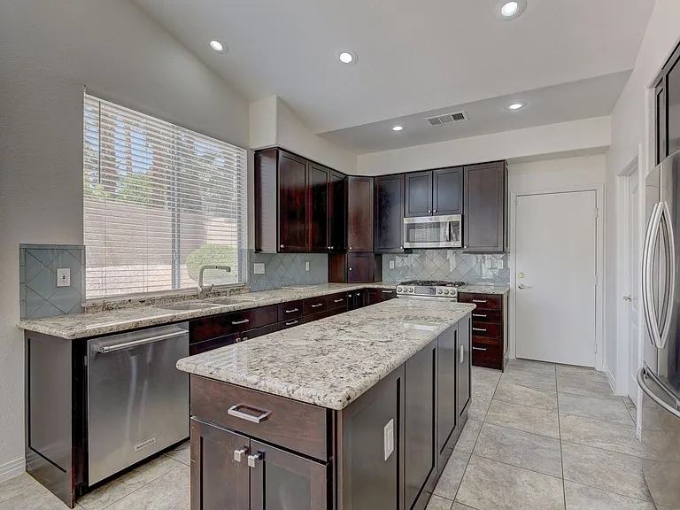 8437 Willowleaf Ct — Photo 19