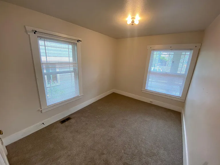 1215 E Barclay Ct #MAIN — Photo 30