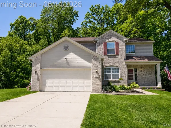 9120 Lakewood Dr, Whitmore Lake, MI 48189