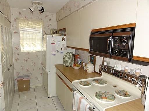 2nd image of 6425 Lantana Pines Dr