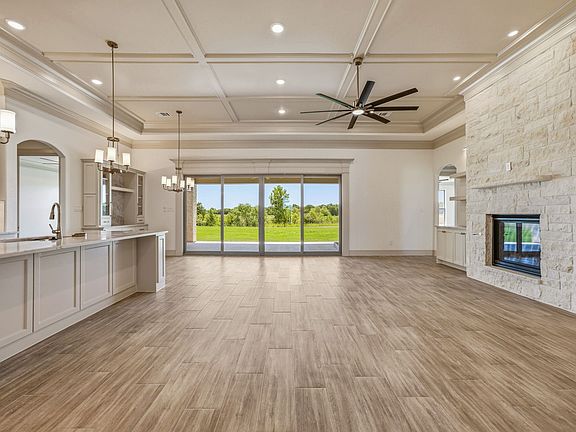 4th image of 107 Eagle Court Gln