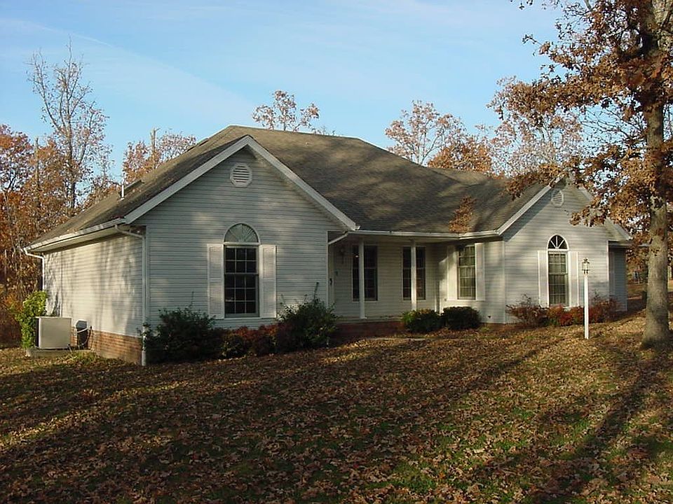 22905 Fall River Lane