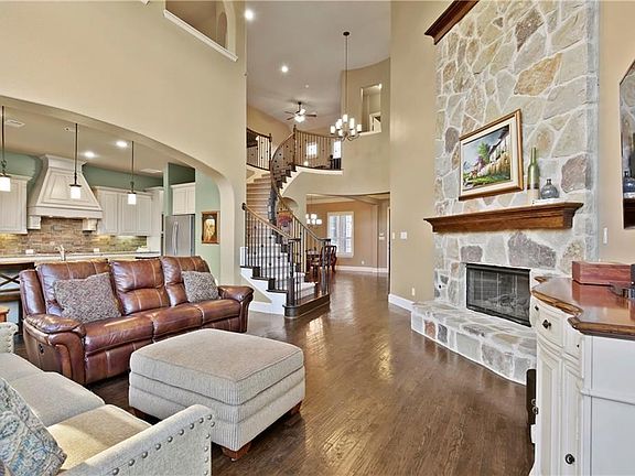 3rd image of 1849 Bridle Blvd