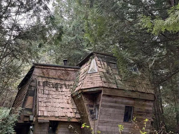 2359 Kendall Rd, Nanaimo, BC V9X 1W8