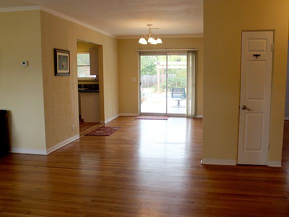 5th image of 1031 Bel Aire Dr
