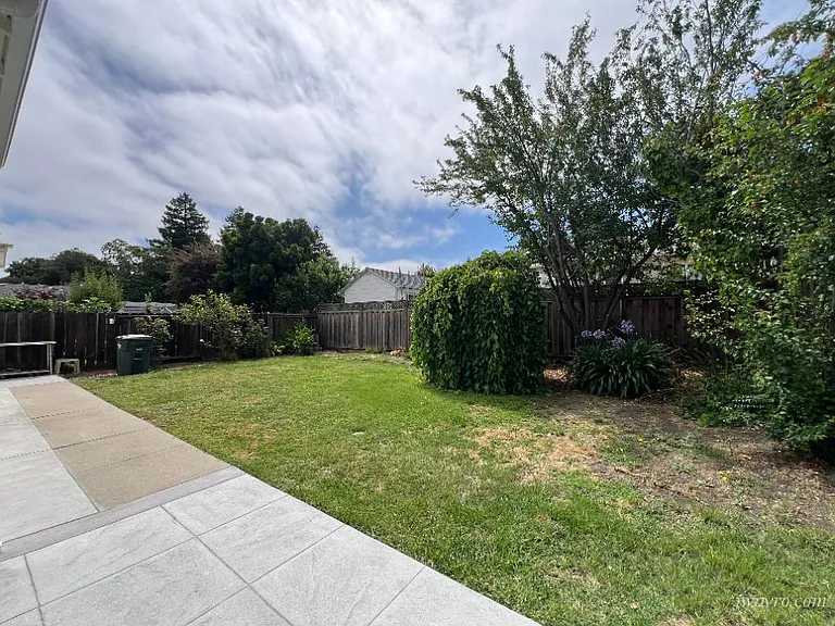 429 W 20th Ave — Photo 13