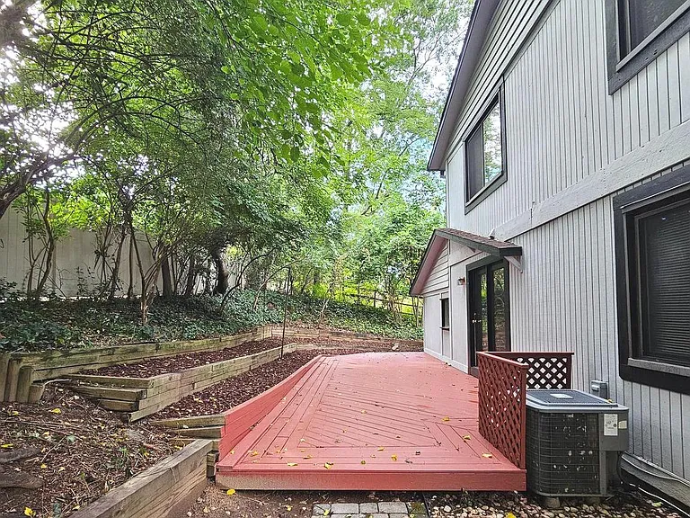 1108 N Rockingham St — Photo 33