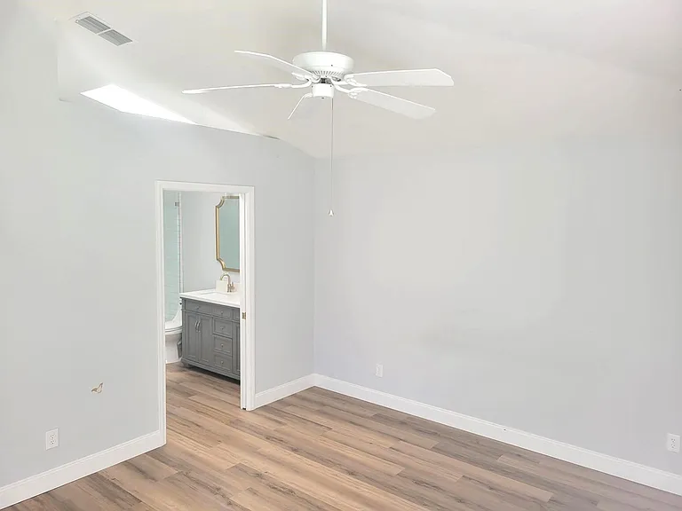 20907 Country Barn Dr — Photo 12
