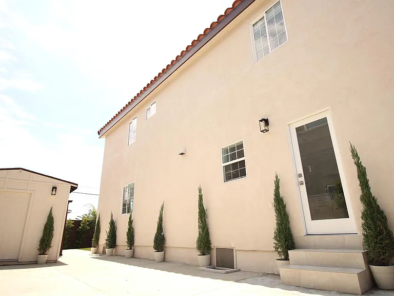 832 Rose Ave — Photo 70
