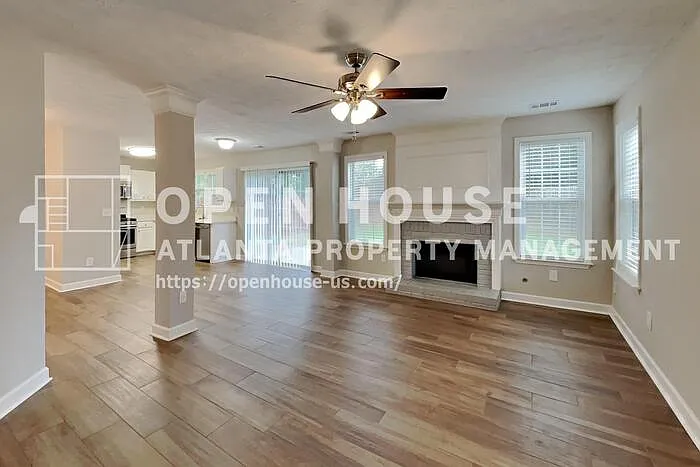 1357 Glenover Way — Photo 3
