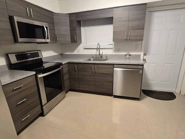 1231 SW 61st Ter #2 — Photo 4