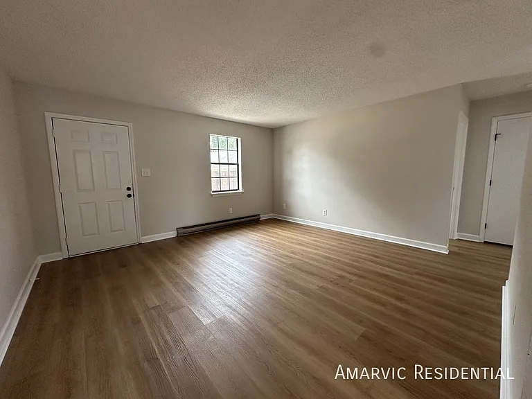 2478 Godwin Ln — Photo 2
