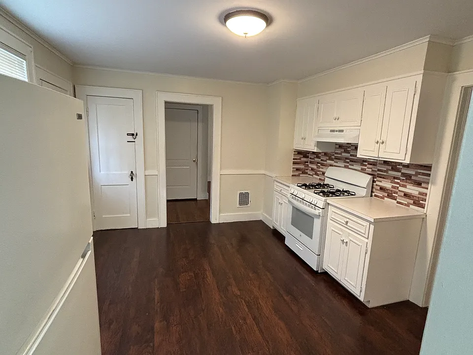 112 Hodge Ave #1