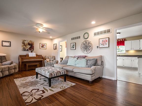 5th image of 3121 Countryside Dr