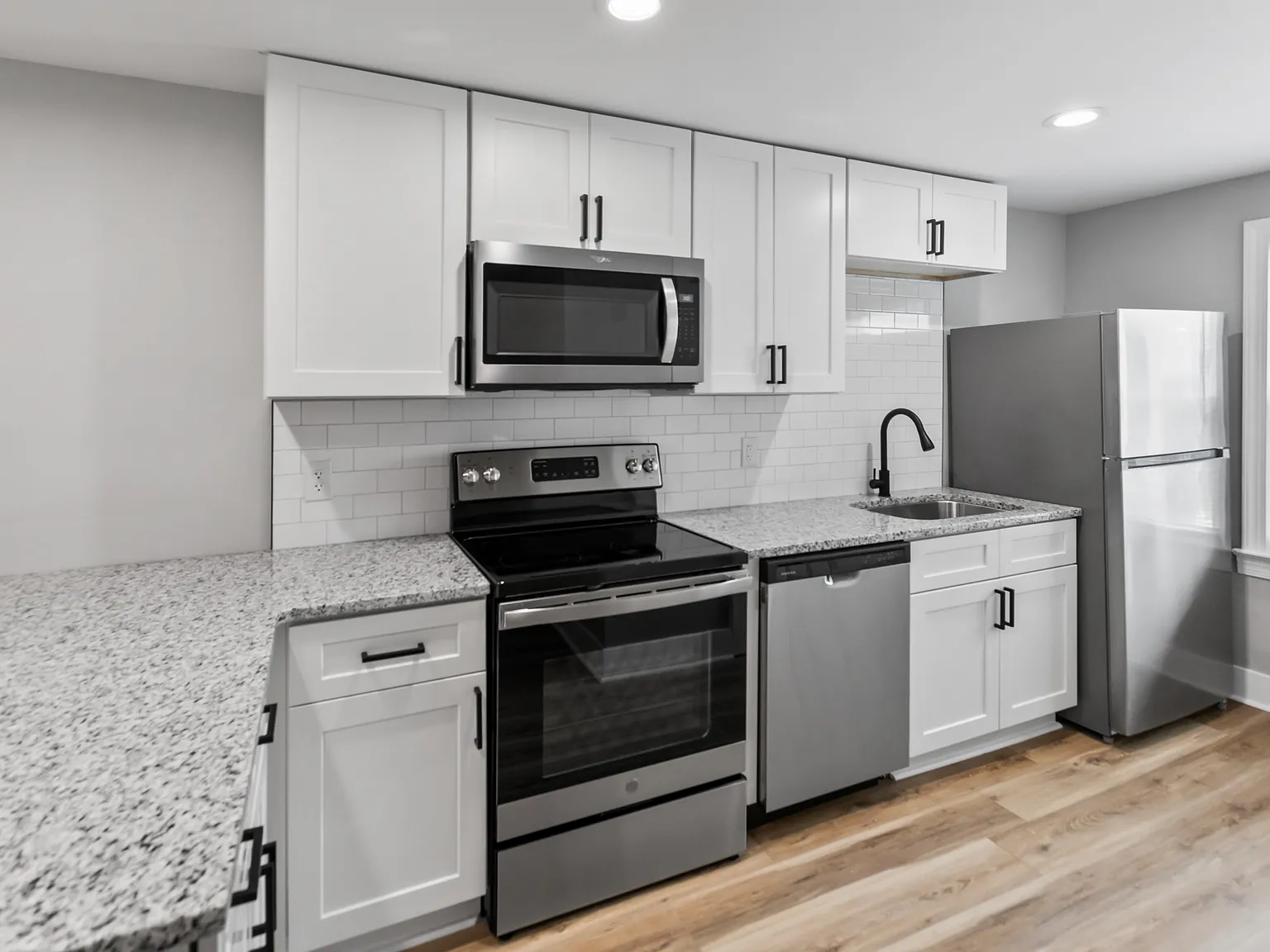 2 bed, 800 sqft, $1,150 — Photo 3