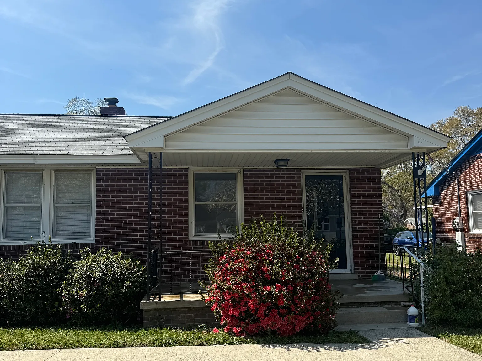 1527 S Kilbourne Rd — Photo 2