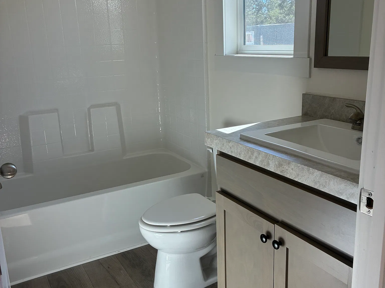 2 bed, 700 sqft, $995 — Photo 4