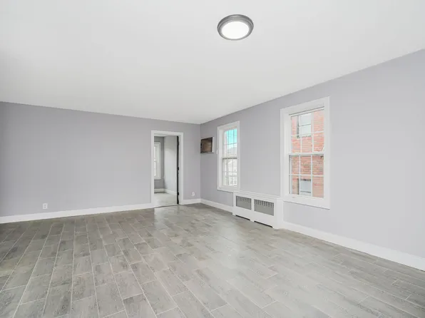 200 Bay 7th Street image 4 of 49