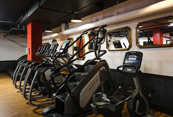 Rented by Greystar | media 10