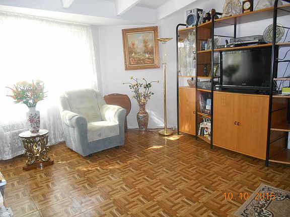 2nd image of 6125 N Winchester Ave APT 3A