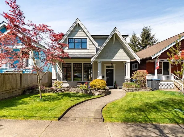 119 Durham St, New Westminster, BC V3L 1X2