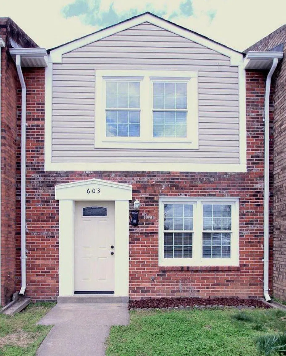 2 bed, 1.5 bath, 950 sqft, $1,990 — Photo 1