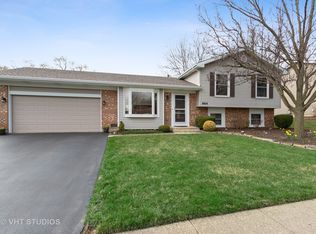 964 Pheasant Ridge Dr, Lake Zurich, IL 60047