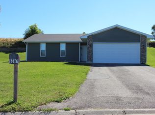 8307 Crooked Bend Rd, Roscoe, IL 61115