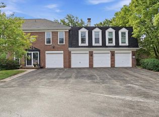 837 Garfield Ave APT A, Libertyville, IL 60048