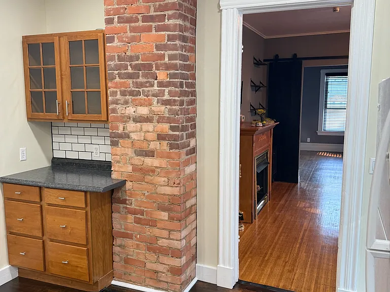 22 Weider St — Photo 5