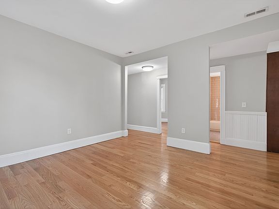 4th image of 17 Chelmsford St #3