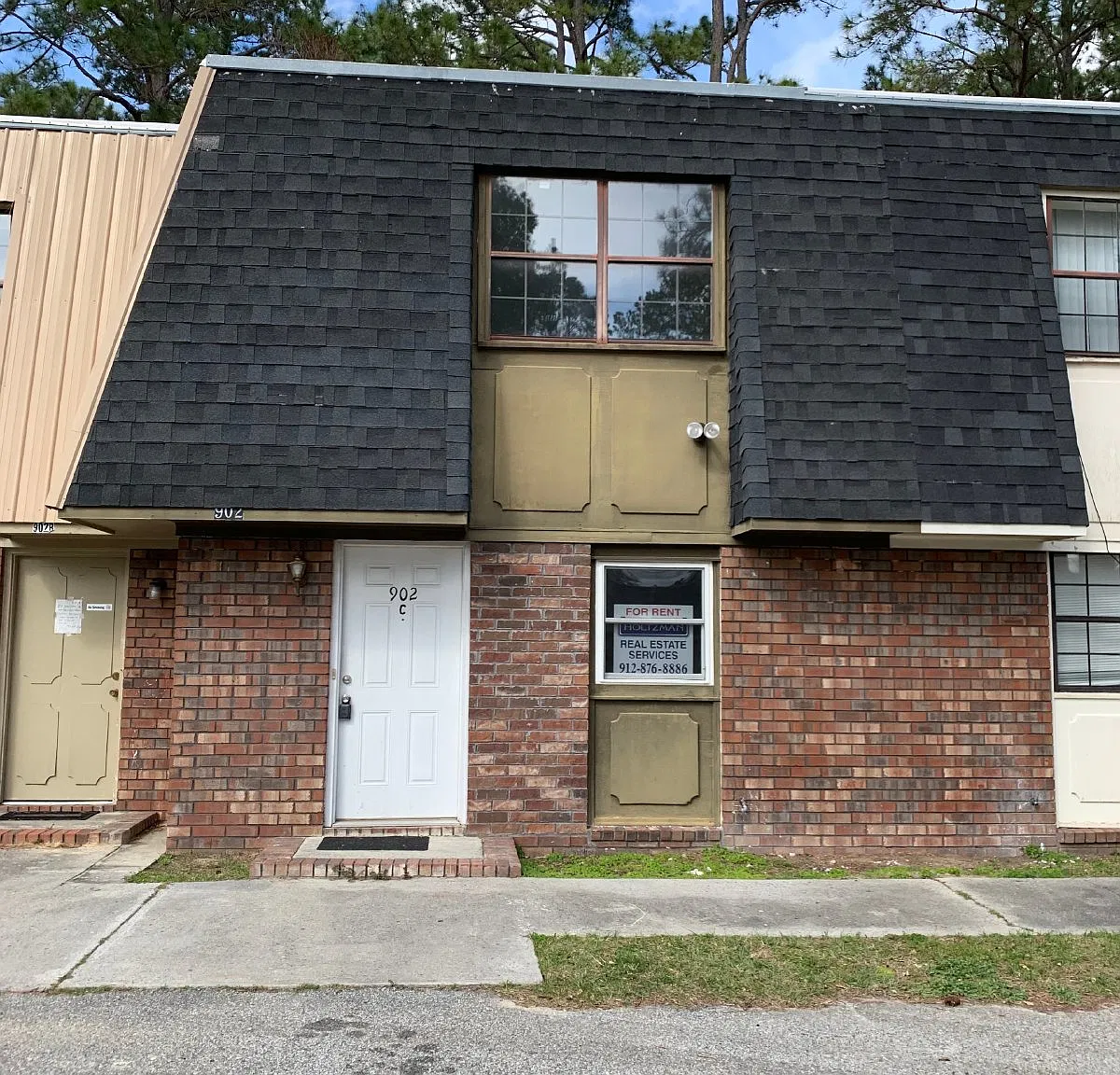 2 bed, 1.5 bath, 1156 sqft, $1,000 — Photo 1