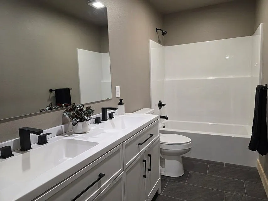 3 bed, 1300 sqft, $1,500 — Photo 4
