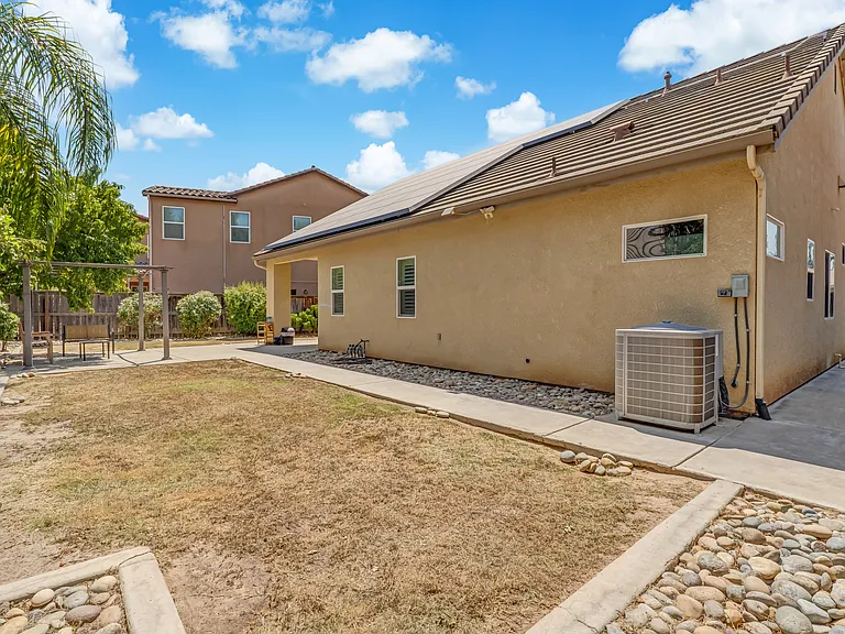 8582 N Garden Ave — Photo 42