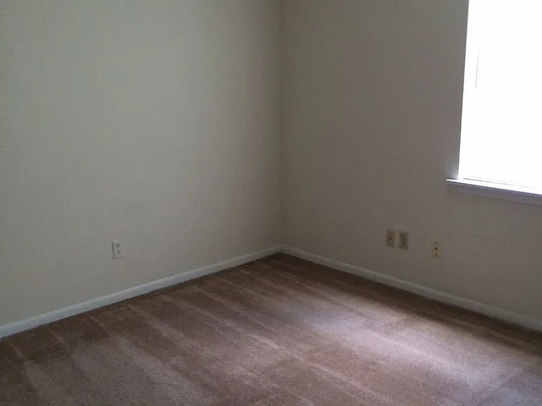 Chimney Creek Apartments — Photo 46
